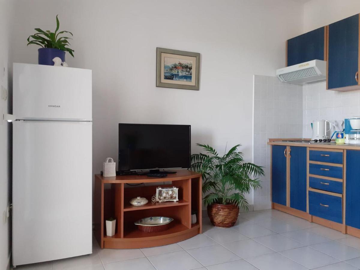 Apartments Borovina Бол Екстер'єр фото