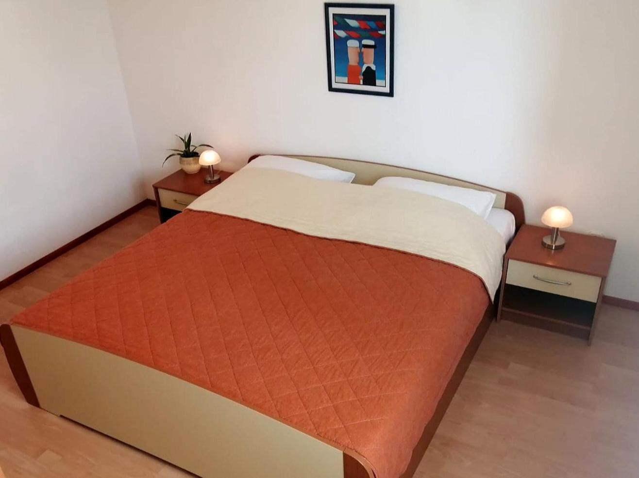 Apartments Borovina Бол Екстер'єр фото