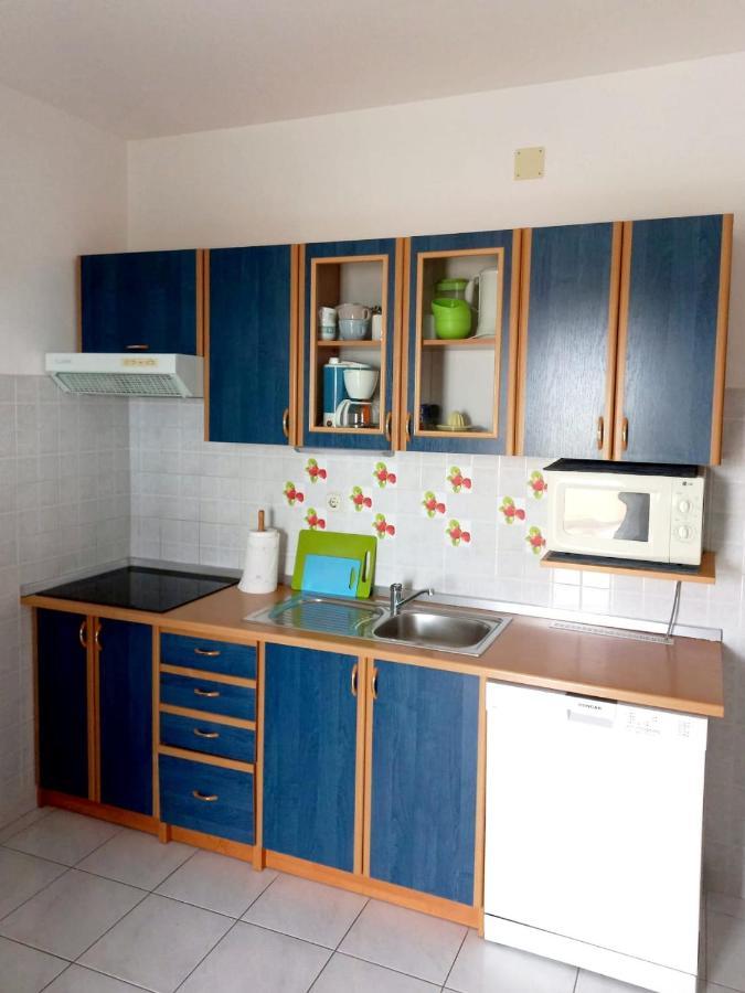 Apartments Borovina Бол Екстер'єр фото